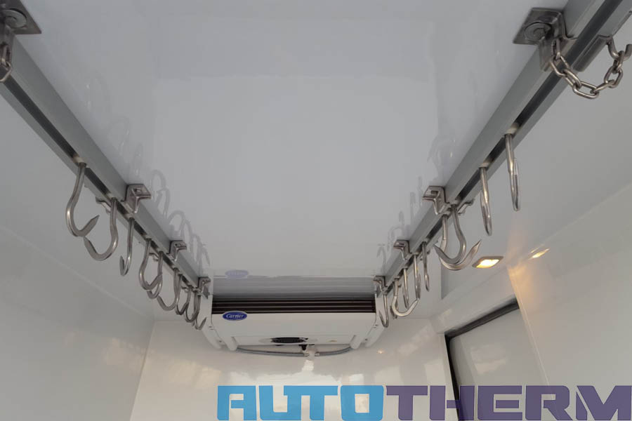 Kühlkastenwagen mit Rohrbahn